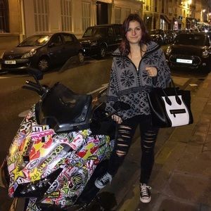 Meet your Posher, Liz